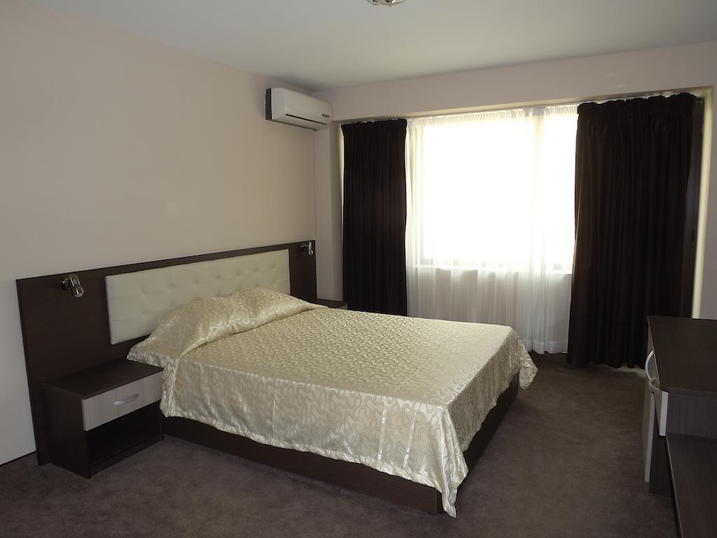 Hotel Bulgaria פטריך חדר תמונה